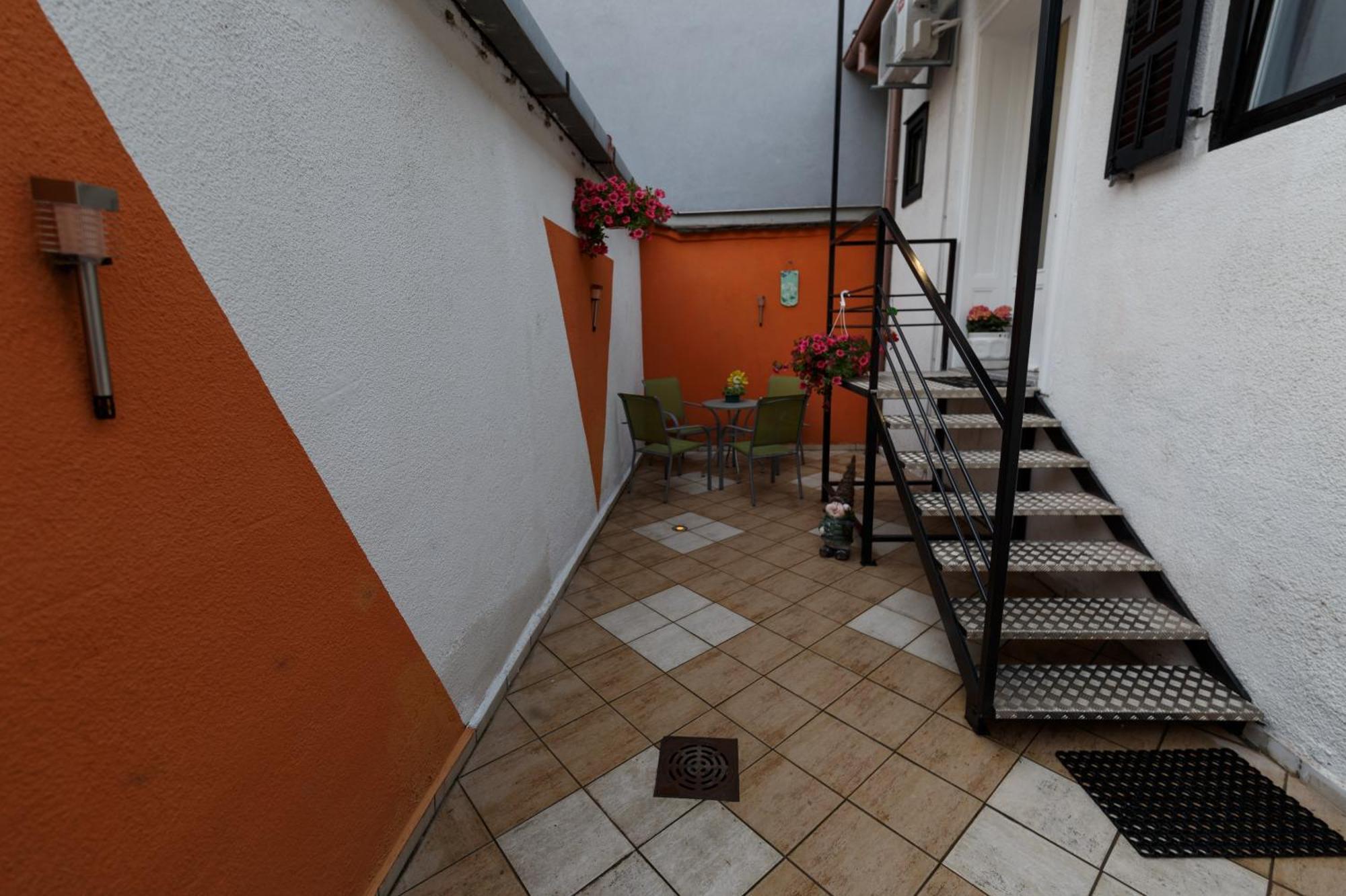 Apartman Royal Slavonski Brod Esterno foto