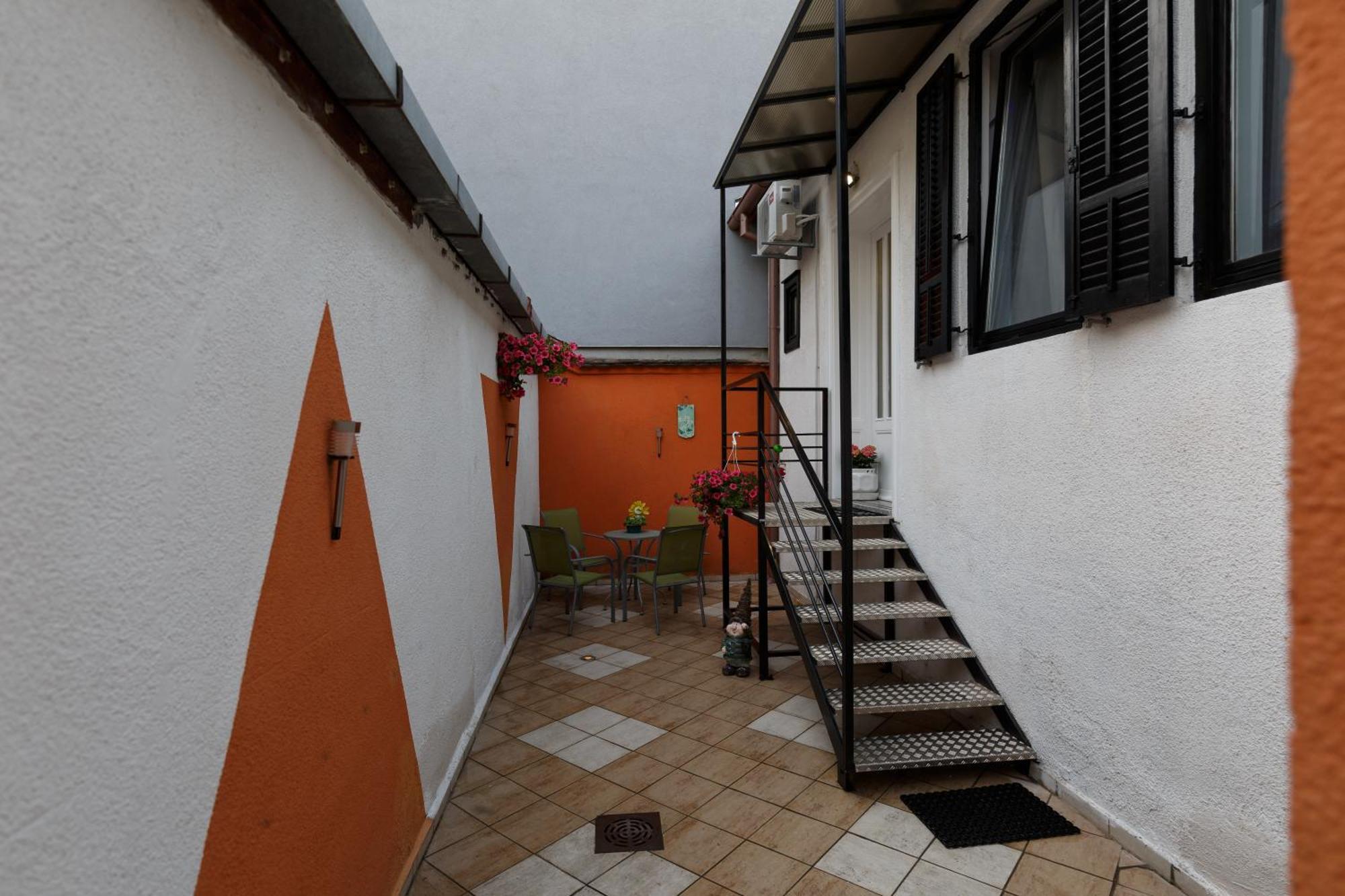 Apartman Royal Slavonski Brod Esterno foto