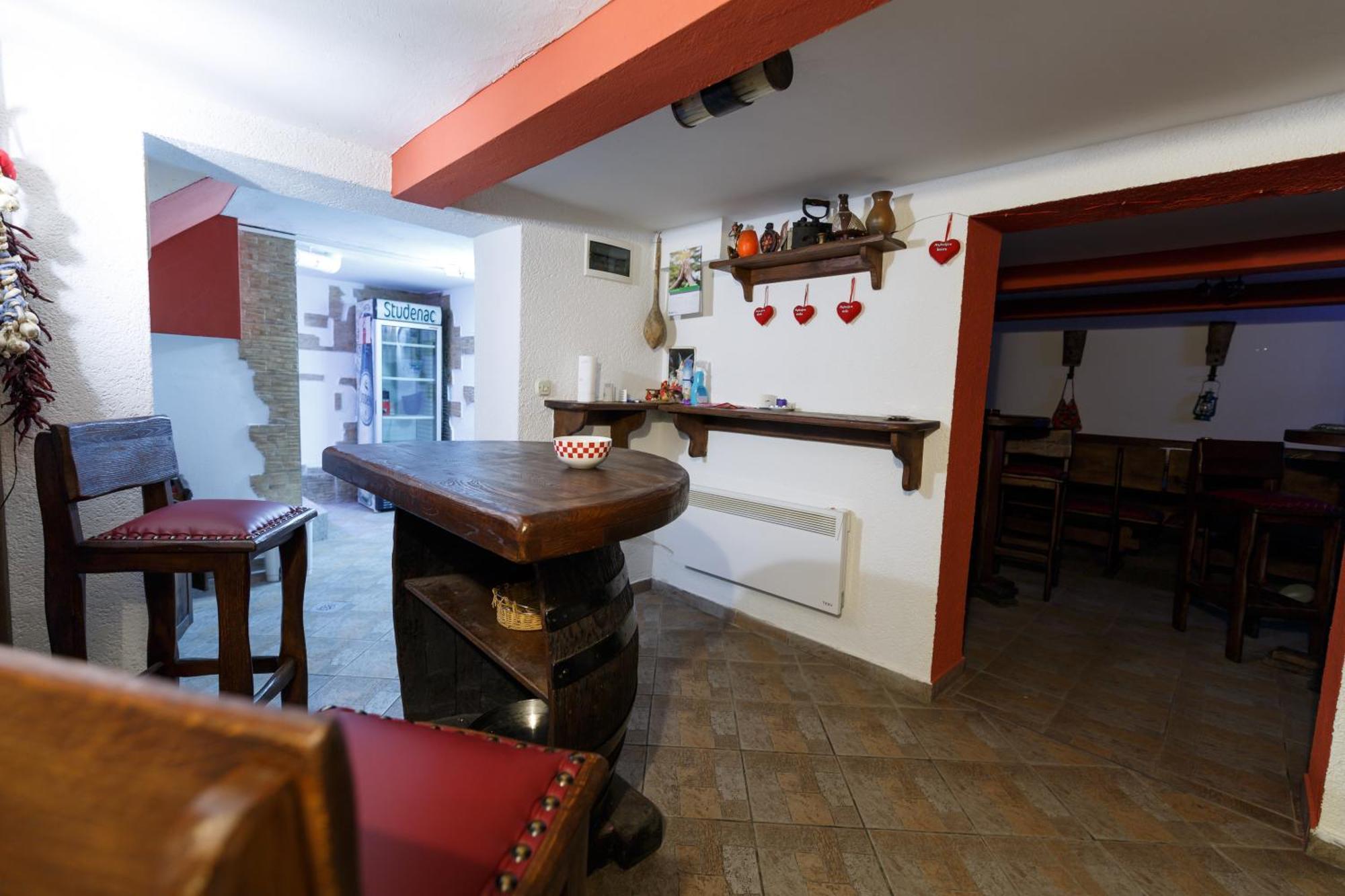Apartman Royal Slavonski Brod Esterno foto